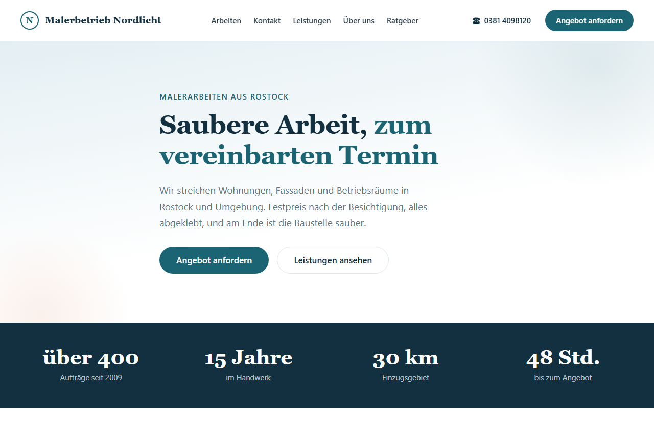 Startseite eines Malerbetriebs vor und nach der Überarbeitung: links der alte Auftritt von 2014, rechts der neue.